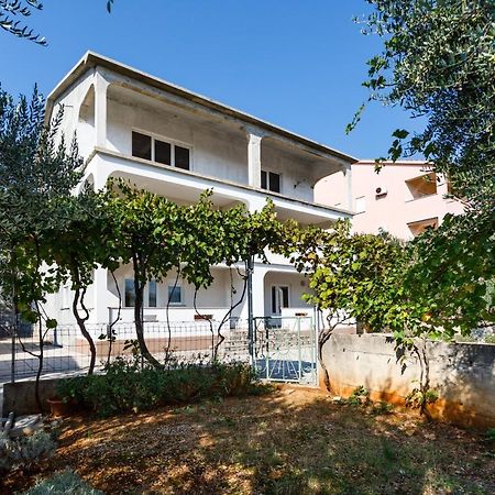 Apartments With A Parking Space Kornic, Krk - 5306 المظهر الخارجي الصورة