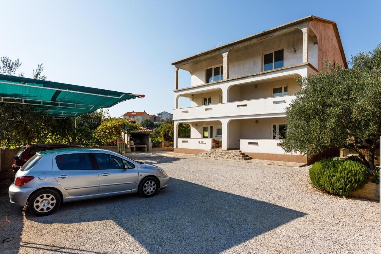 Apartments With A Parking Space Kornic, Krk - 5306 المظهر الخارجي الصورة