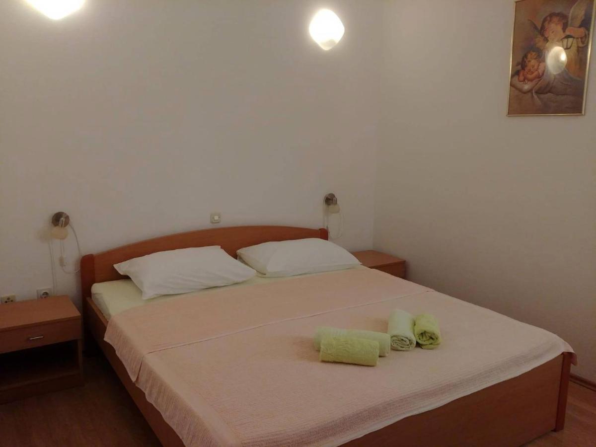 Apartments With A Parking Space Kornic, Krk - 5306 المظهر الخارجي الصورة