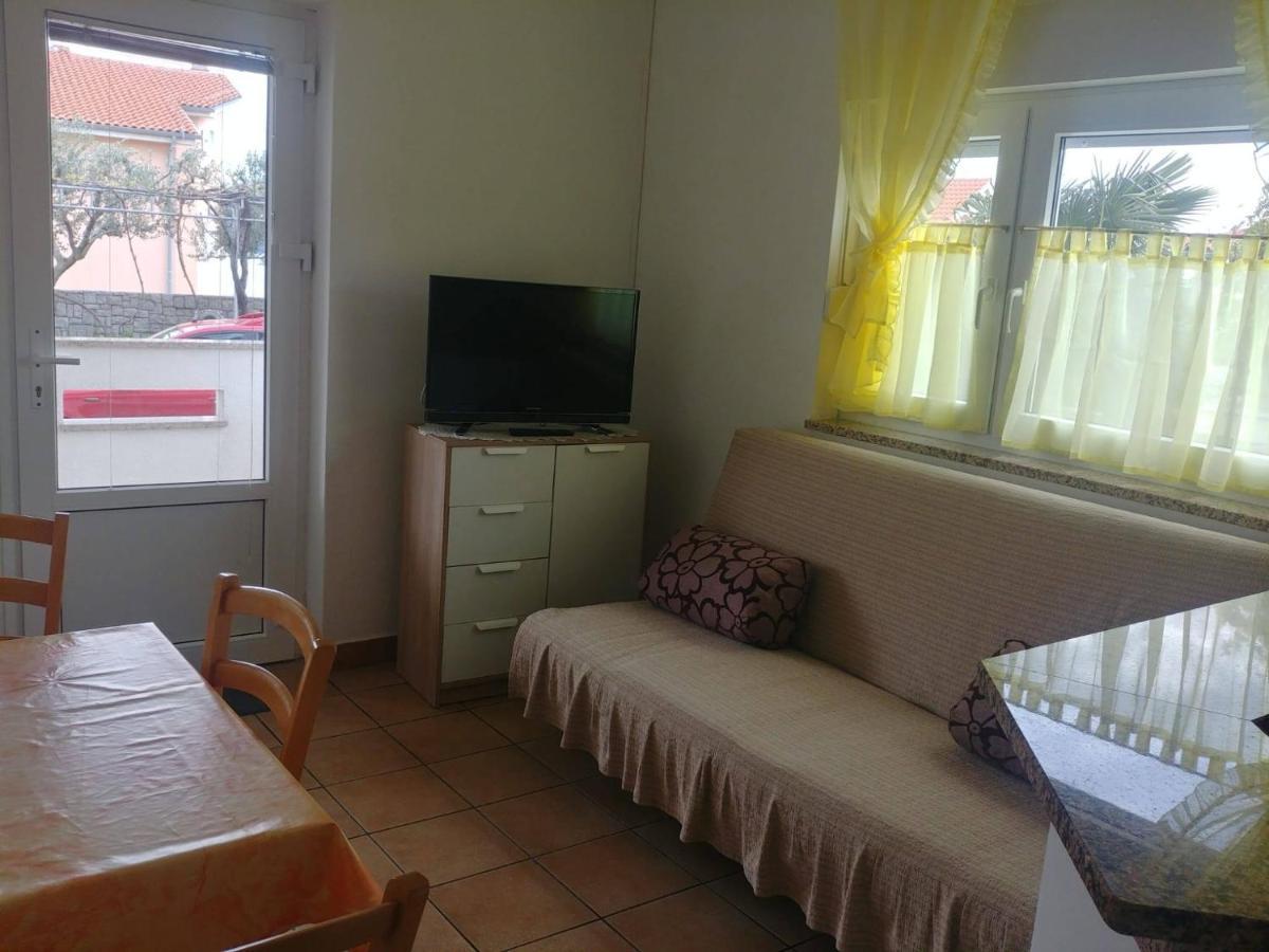 Apartments With A Parking Space Kornic, Krk - 5306 المظهر الخارجي الصورة