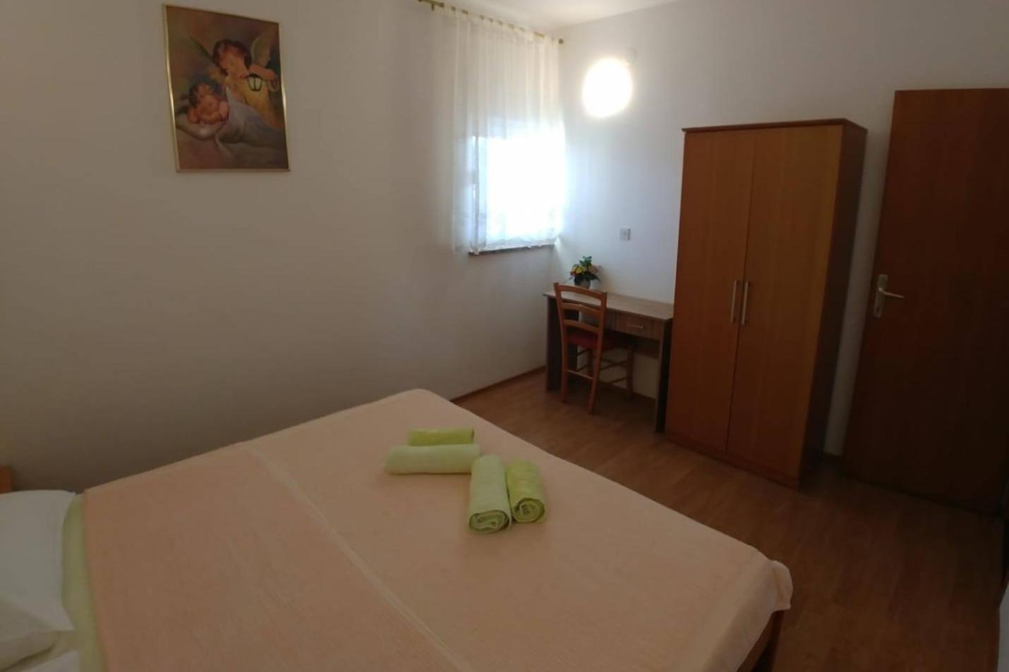 Apartments With A Parking Space Kornic, Krk - 5306 الغرفة الصورة