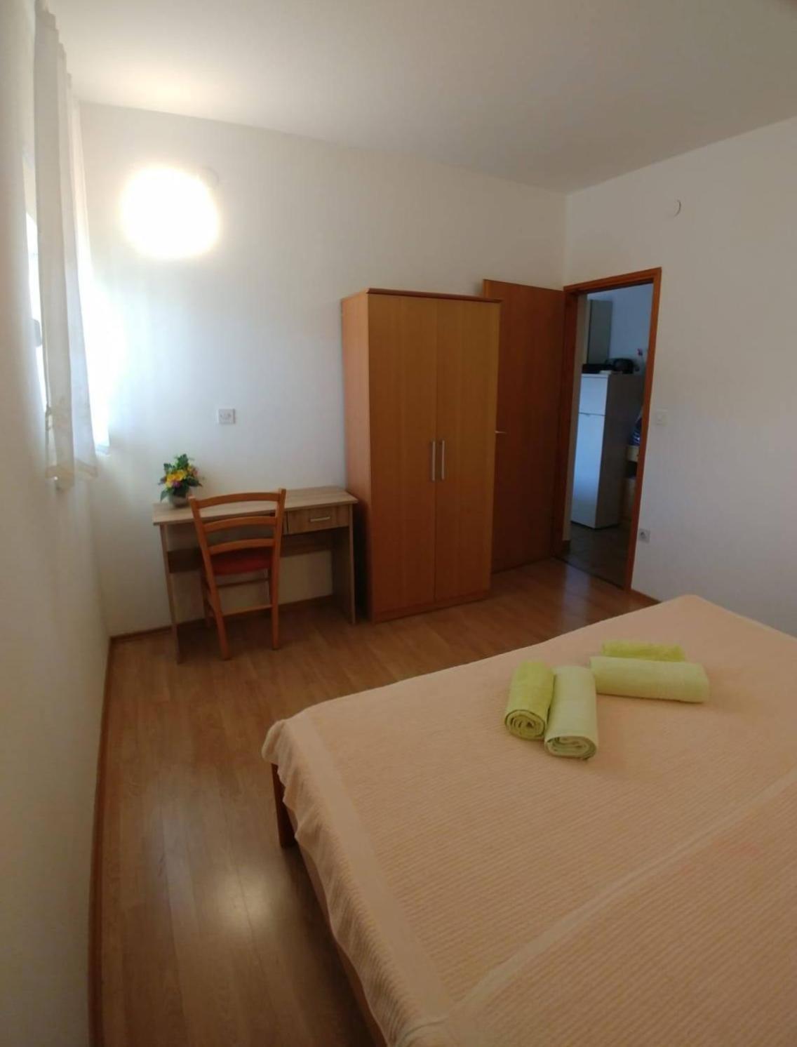 Apartments With A Parking Space Kornic, Krk - 5306 الغرفة الصورة